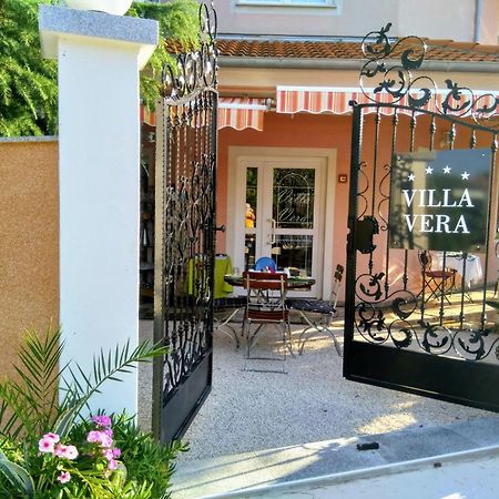 Hotel Villa Vera 2 Fazana Bagian luar foto