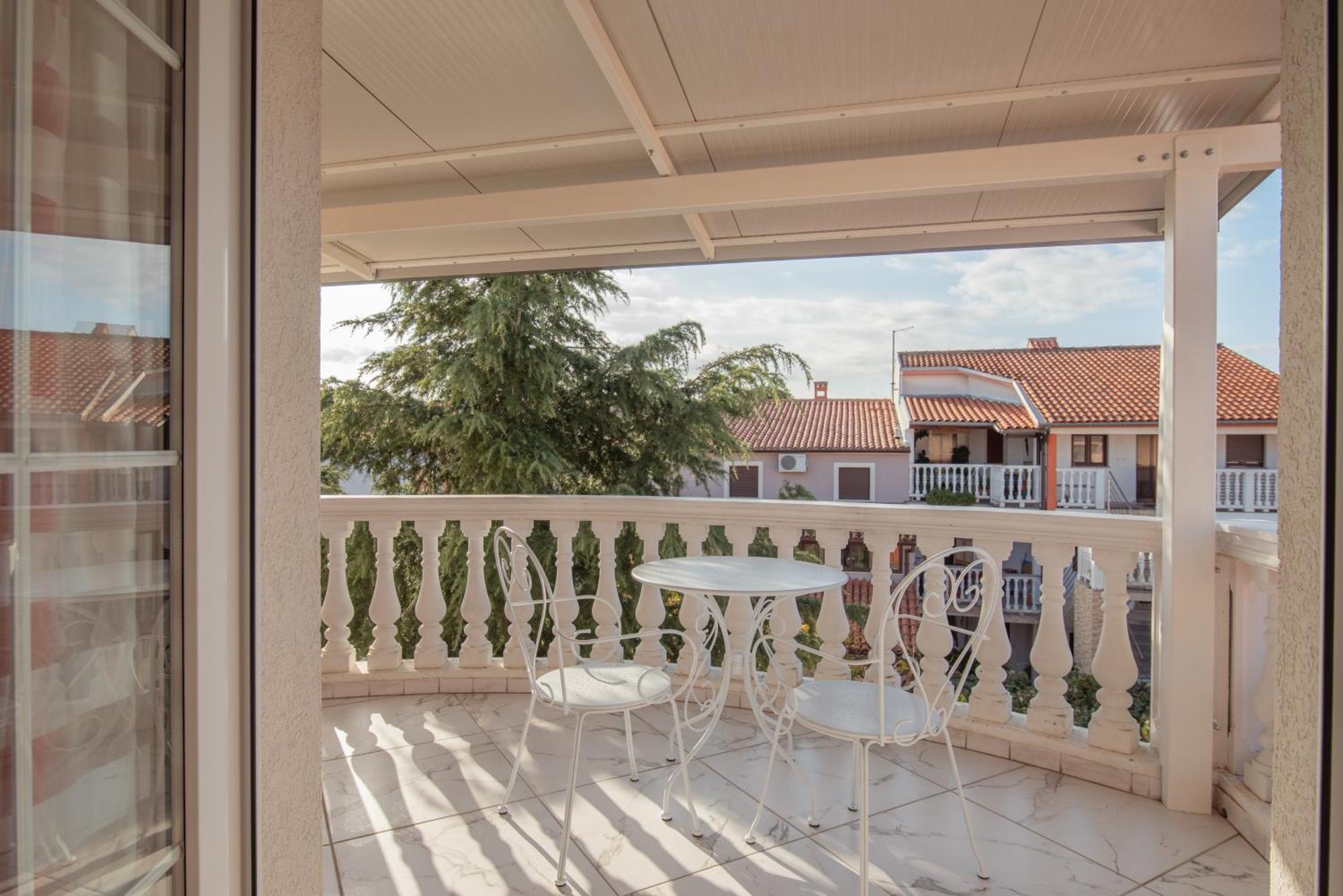 Hotel Villa Vera 2 Fazana Bagian luar foto