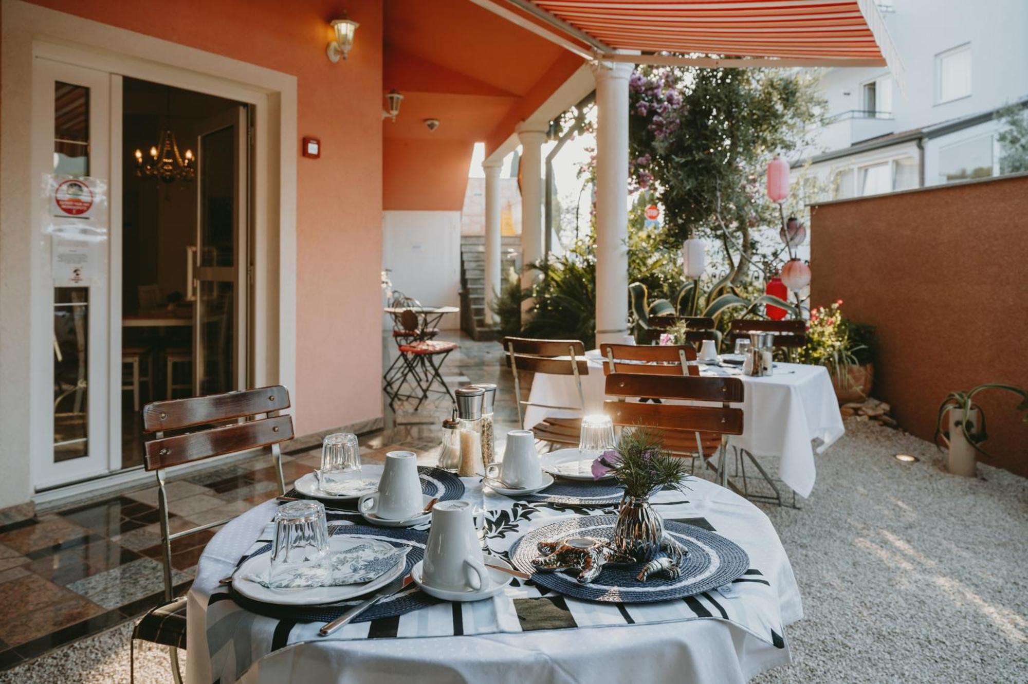 Hotel Villa Vera 2 Fazana Bagian luar foto
