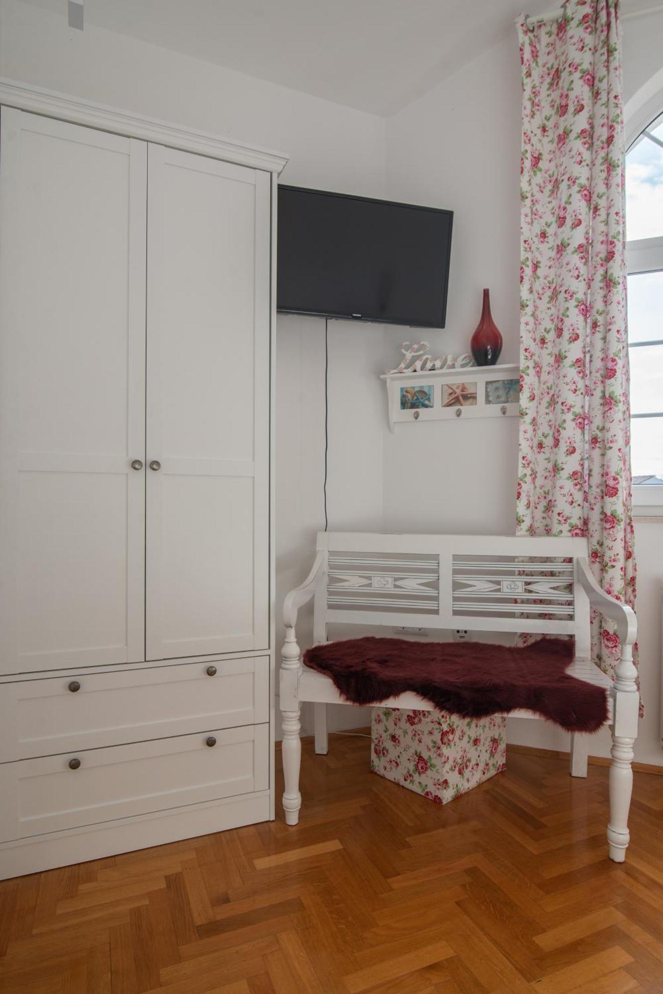 Hotel Villa Vera 2 Fazana Bagian luar foto