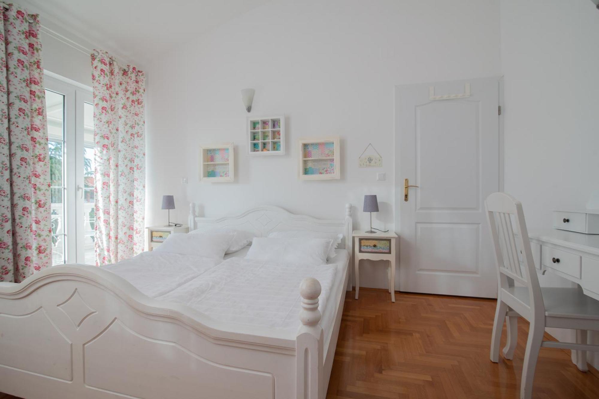 Hotel Villa Vera 2 Fazana Bagian luar foto