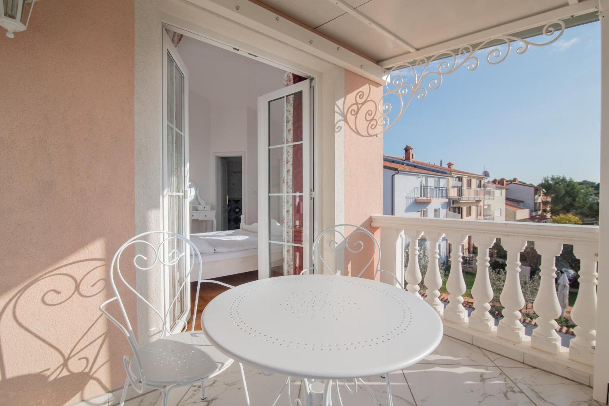 Hotel Villa Vera 2 Fazana Bagian luar foto